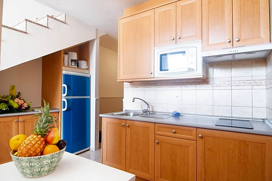 Apartamentos Punta Marina by LIVVO