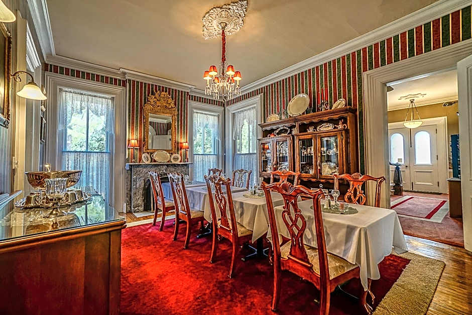 Pinehill Inn