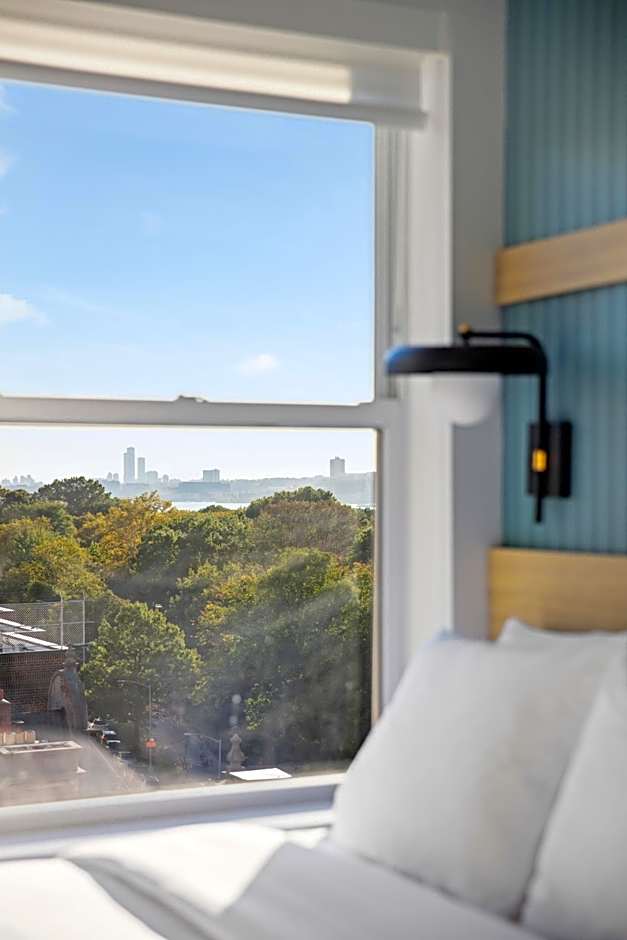 Riverside Tower Hotel