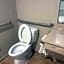 Red Roof Inn & Suites Hinesville