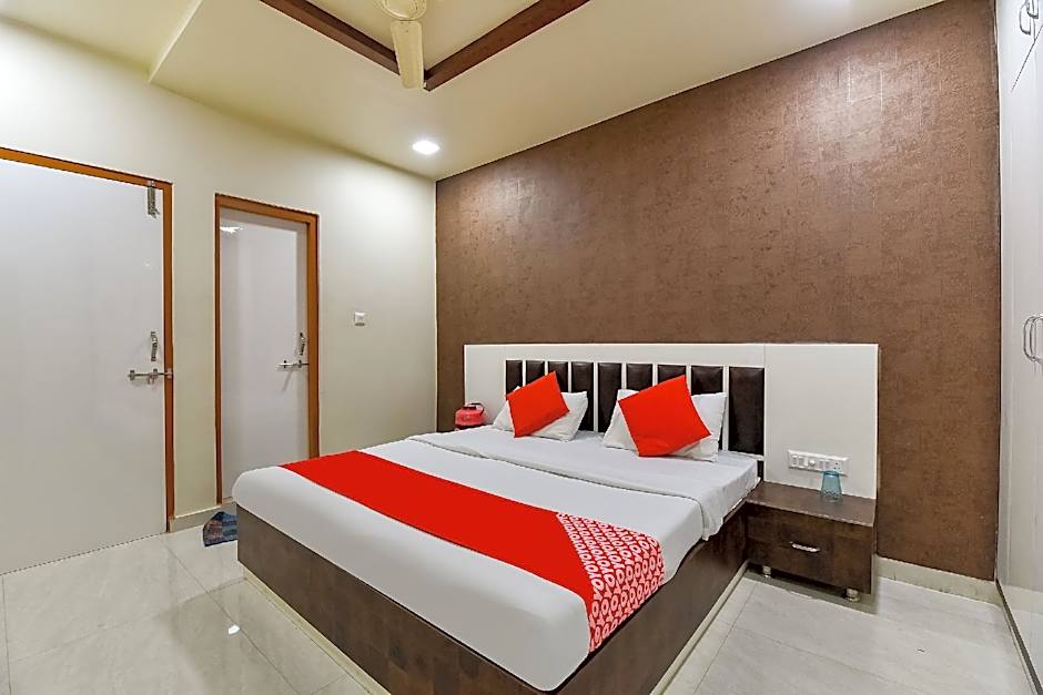 Super Hotel O Jagmohan Hotel