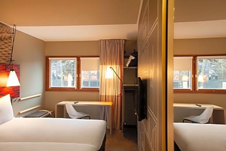 Standard Room with 2 Single Beds