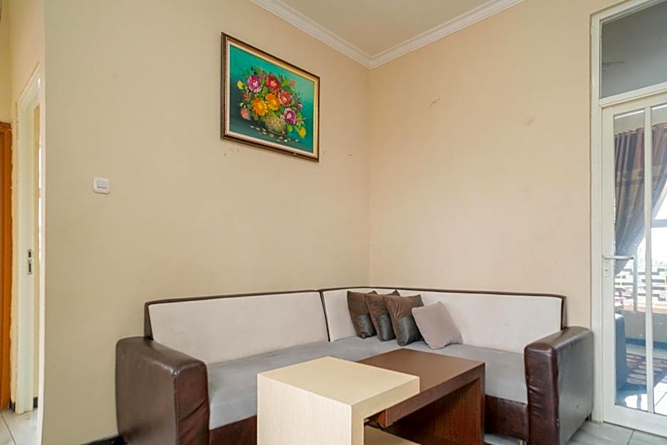 RedDoorz At Villa Akbar 3