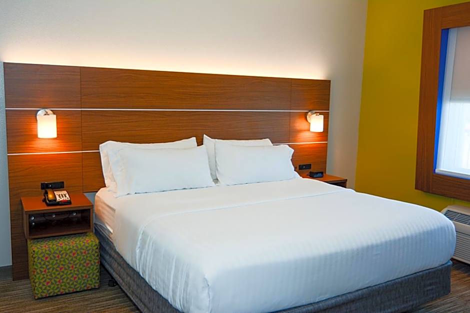 Holiday Inn Express Hotel & Suites New Boston By IHG