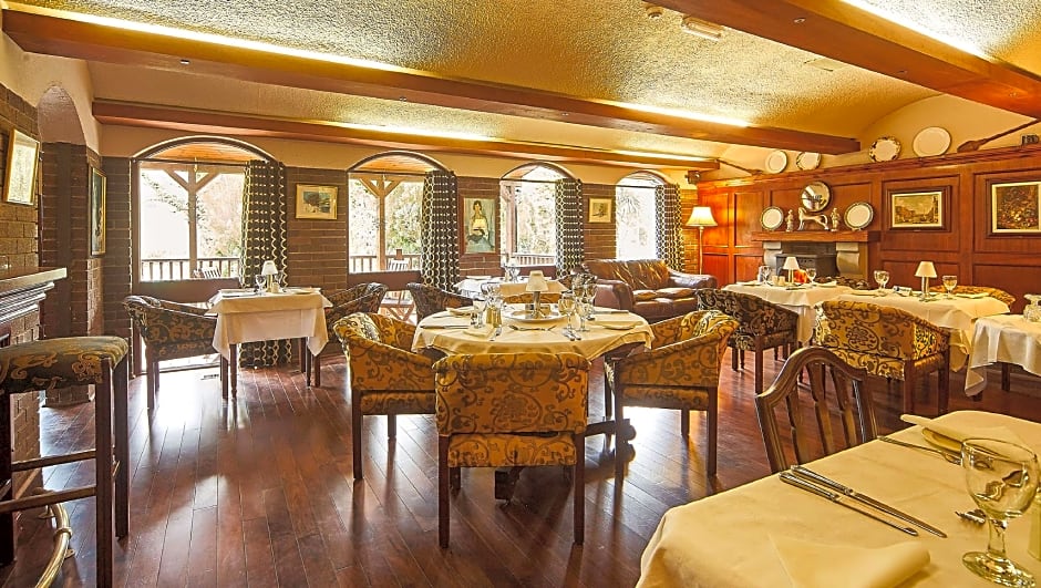 Cedar Lodge Hotel & Restaurant