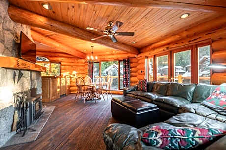 Snowridge Chalet by Outpost Whistler