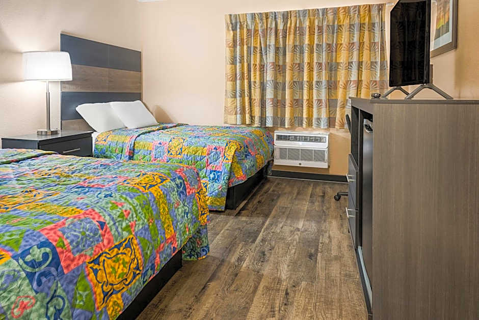 Knights Inn Grand Rapids East