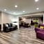 La Quinta Inn & Suites by Wyndham Atlanta Roswell
