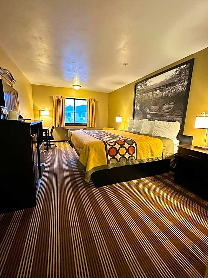 Super 8 by Wyndham Eau Claire WI