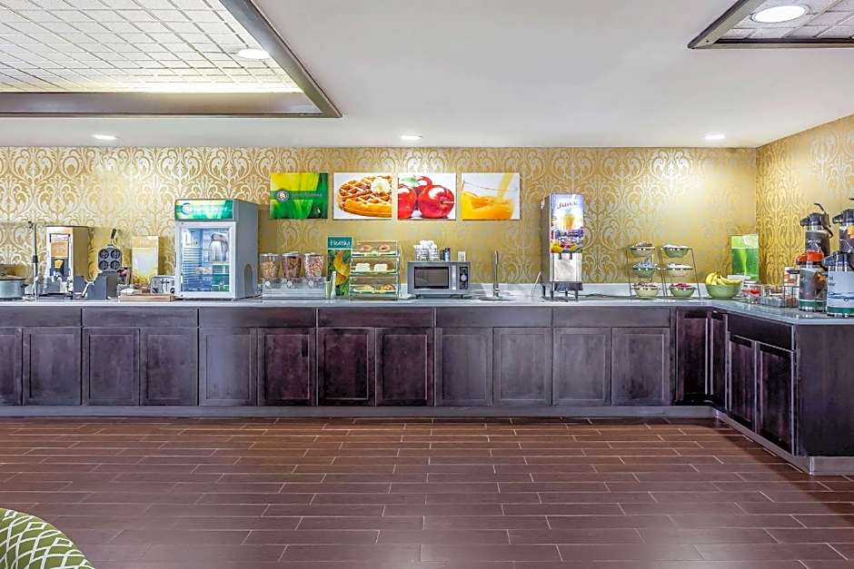 Quality Inn & Suites near Robins Air Force Base