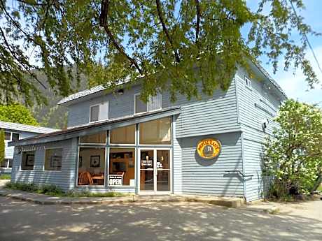 Valhalla Inn