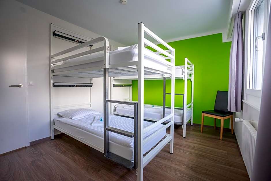 Nyon Hostel