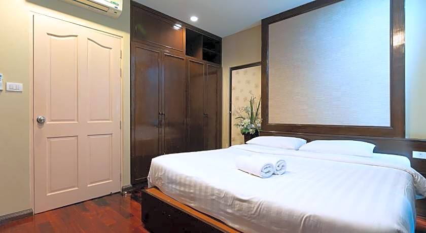 Greenview Ekkamai 10 Suite