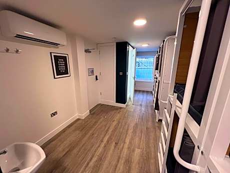 Bunk Bed in Mixed Dormitory Room