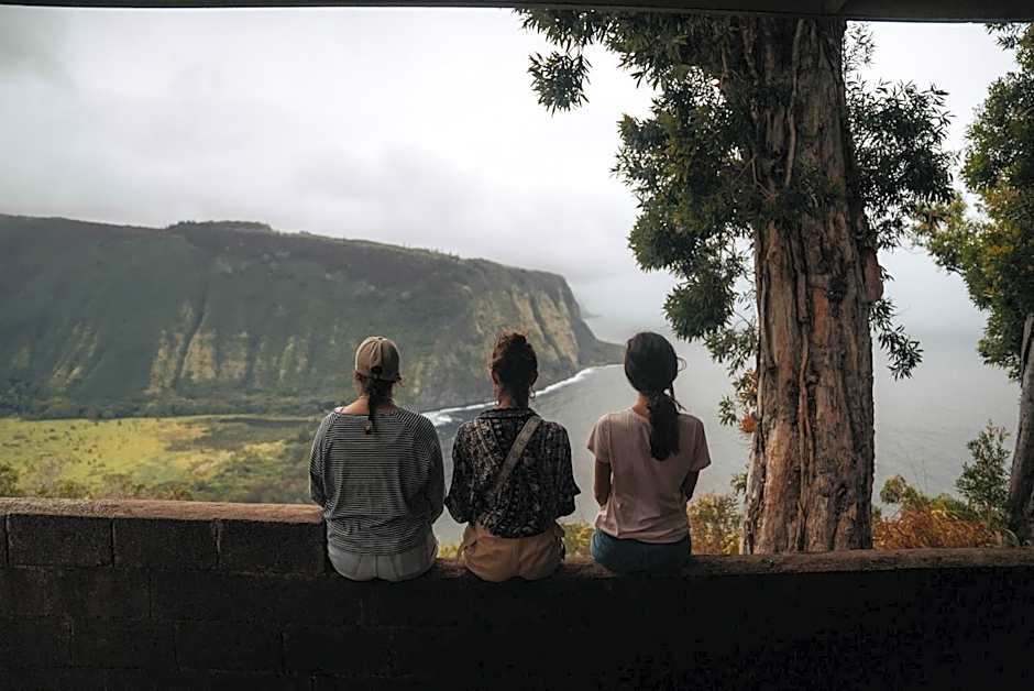Howzit Hostels Hawaii