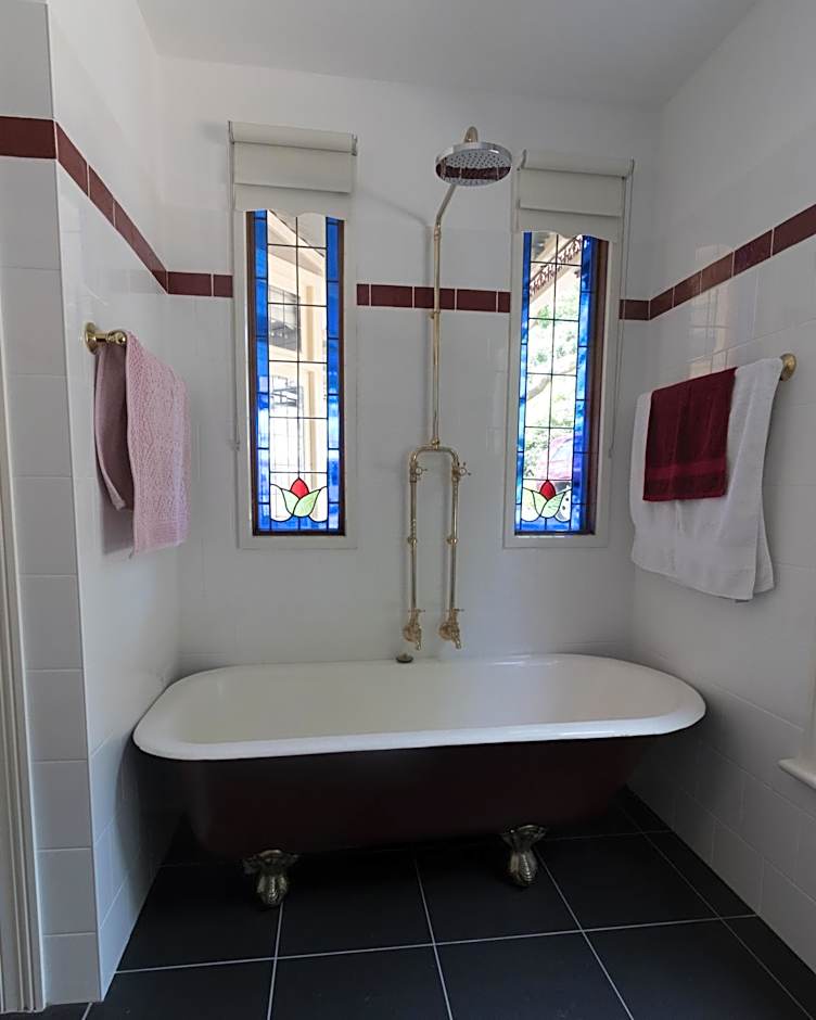 The Oaks Lilydale Accommodation