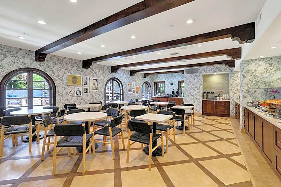 Best Western Plus Sunset Plaza Hotel