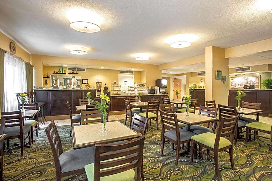 Clarion Inn & Suites Aiken South