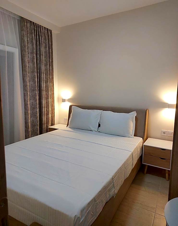 Navarino Luxe Suites