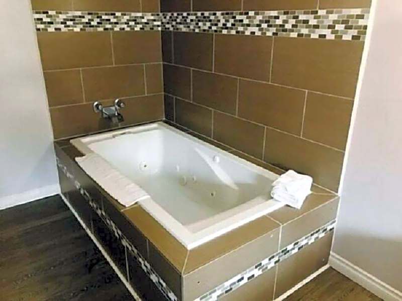 Kings Row Inn