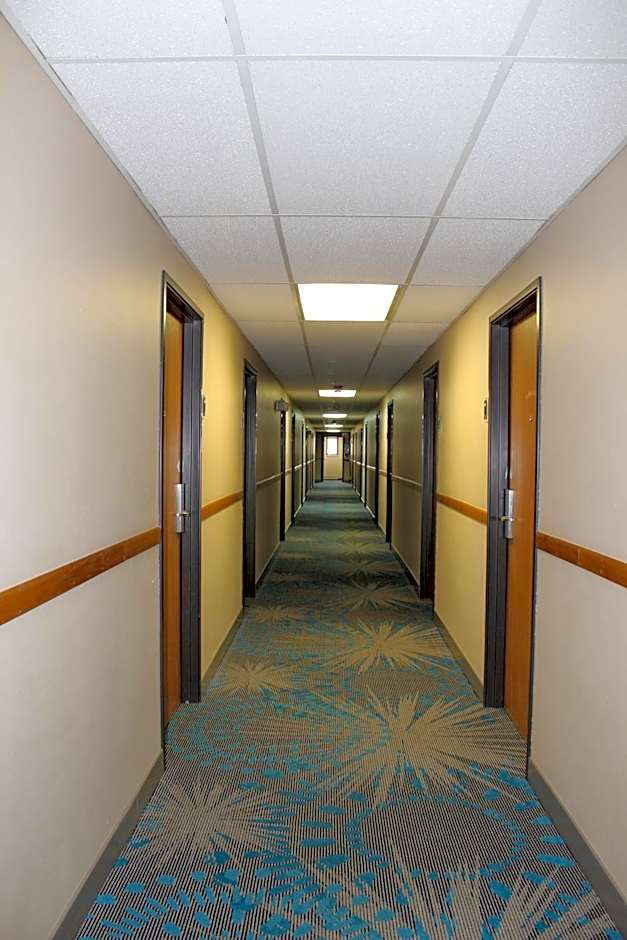 Reston Inn & Suites