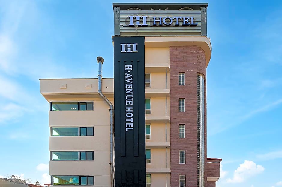 Avenue Hotel