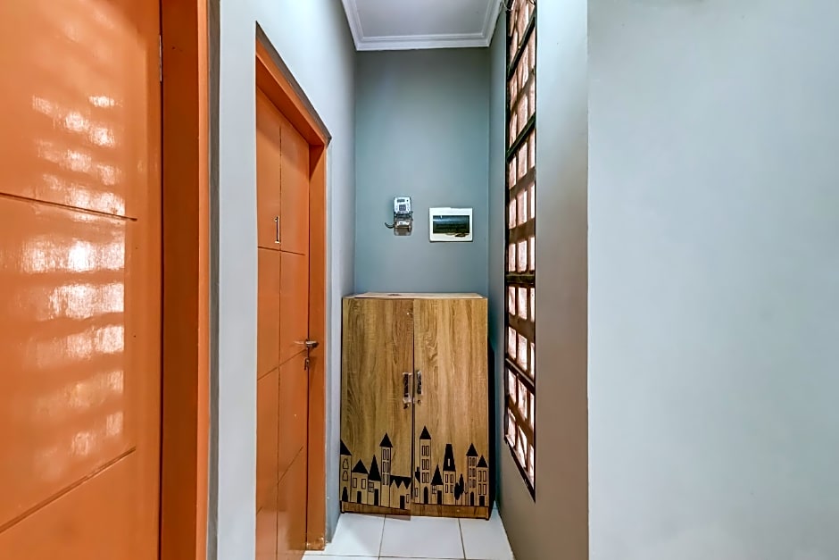 OYO Life 91239 Kost Rosandy House Yogyakarta