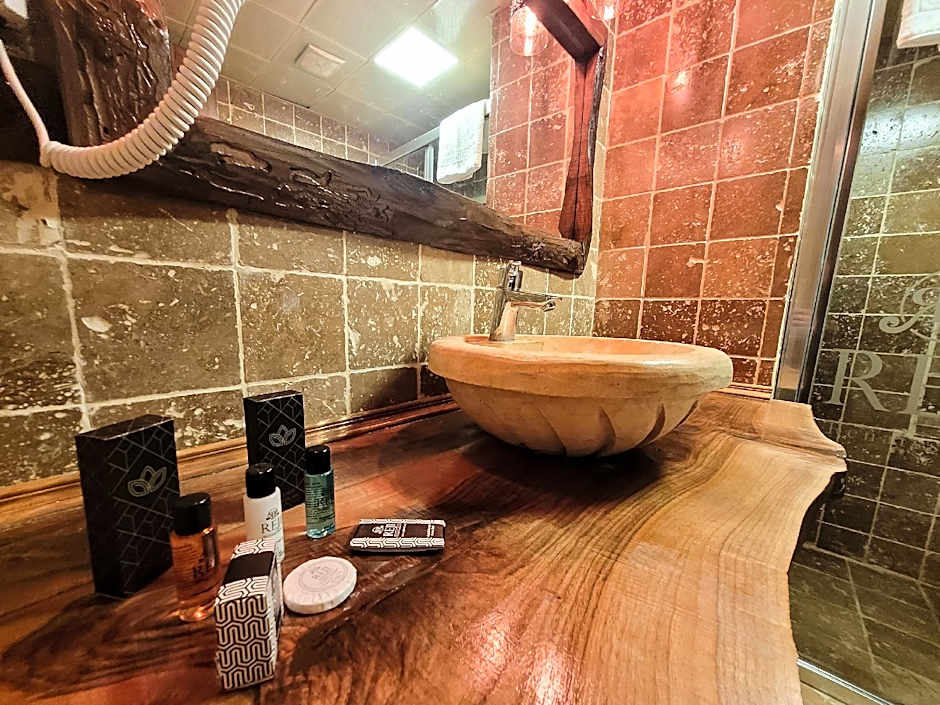 Reji Boutique Hotel