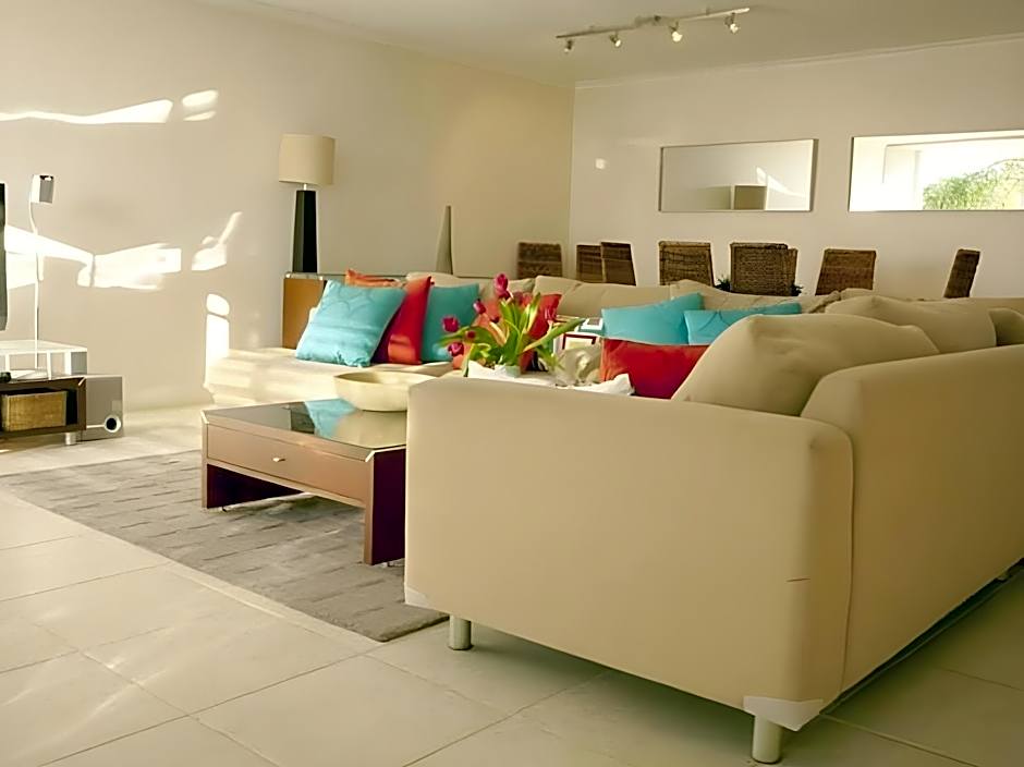 Sundeck Garden Apartments