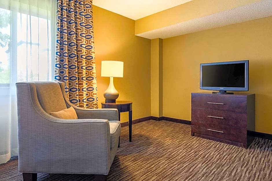 Suburban Studios Arlington Heights - Elk Grove