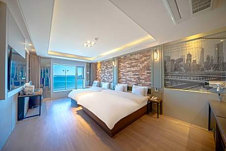Deluxe Twin Room with Sea View