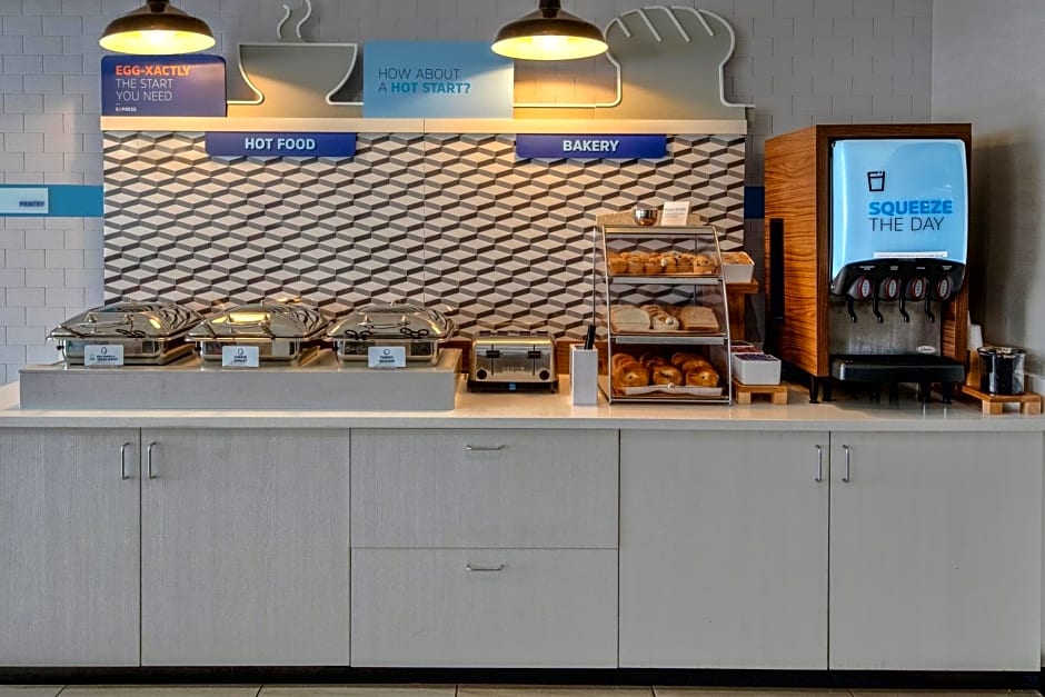 Holiday Inn Express & Suites Cookeville by IHG