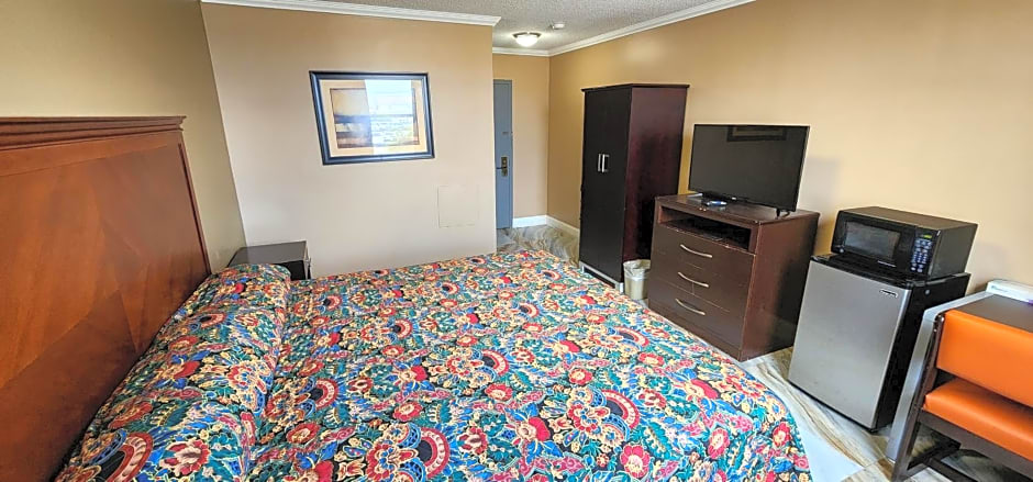 Town House Inn and Suites