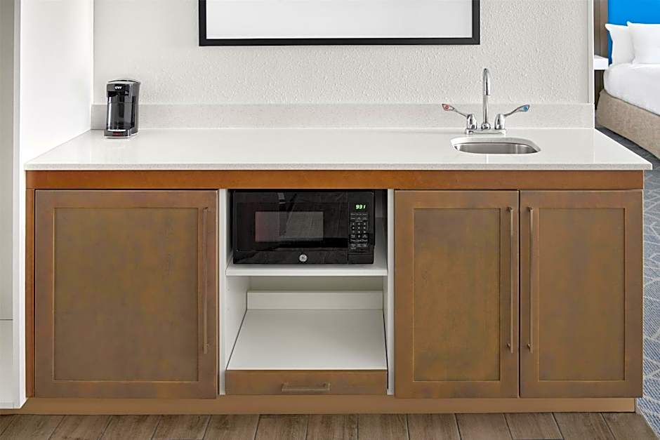 Hampton Inn By Hilton & Suites Syracuse North Airport Area
