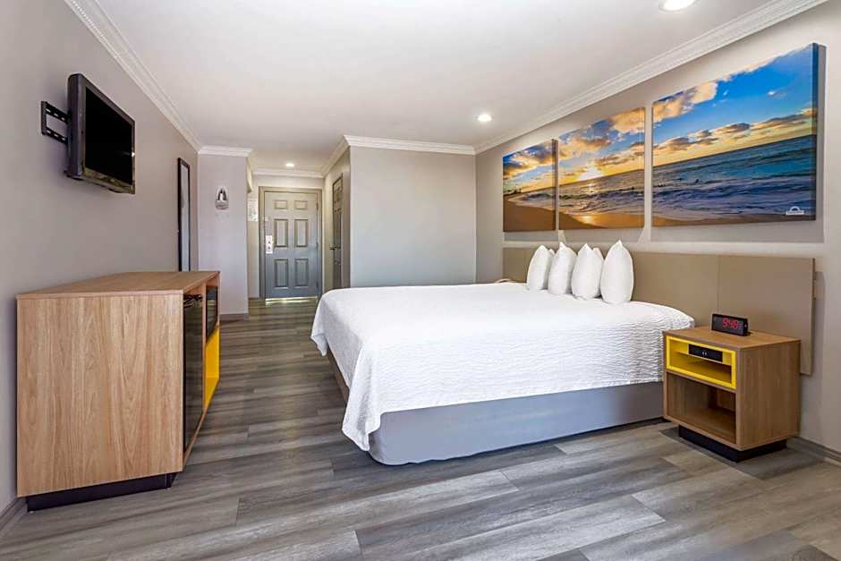 Days Inn by Wyndham Santa Monica