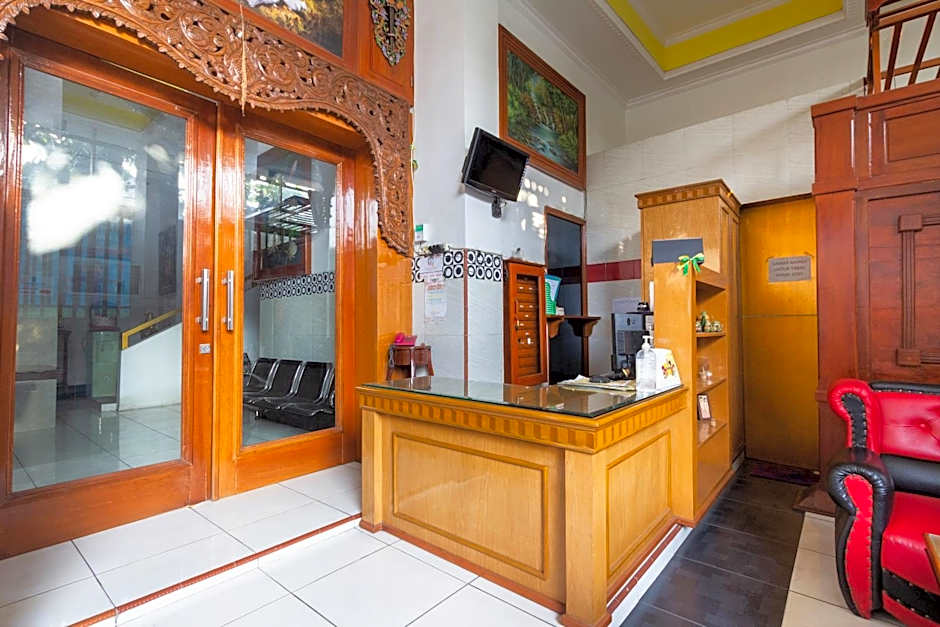 Homestay Gayatri Sawojajar near Univ Negeri Malang Kampus 2 Mitra RedDoorz
