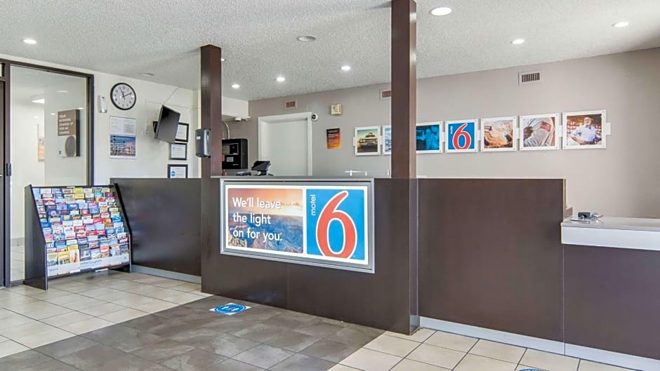 Motel 6-Addison, TX - Dallas