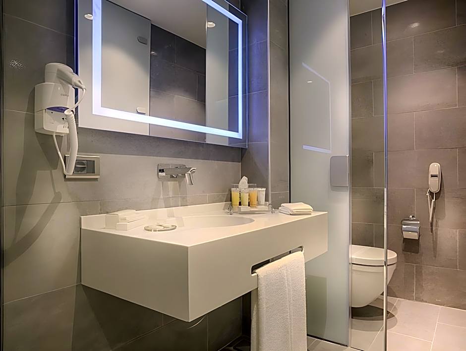 Tav Airport Hotel Izmir