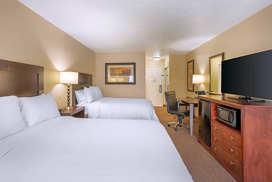 Best Western PLUS Cotton Tree Inn