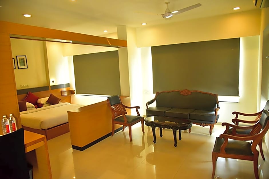 Hi 5 Hotel & Experience
