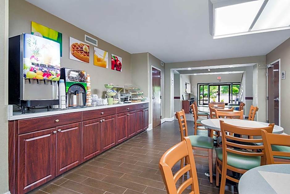 Quality Inn & Suites Canton, GA