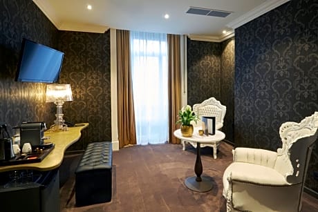 King Suite with Sitting Area