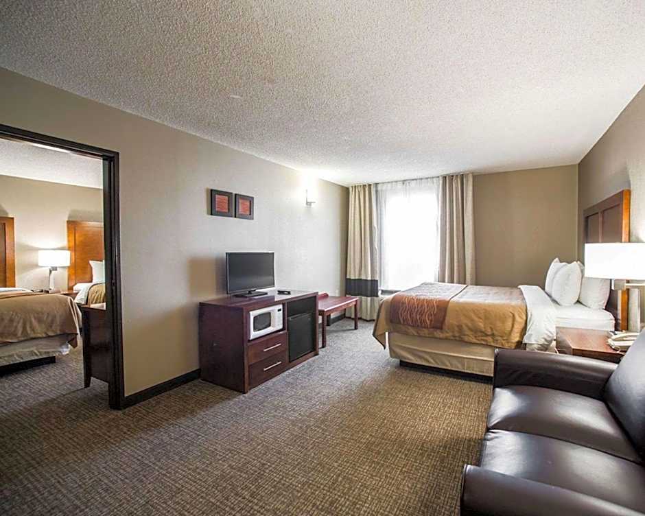 Comfort Inn & Suites St. Louis-Hazelwood