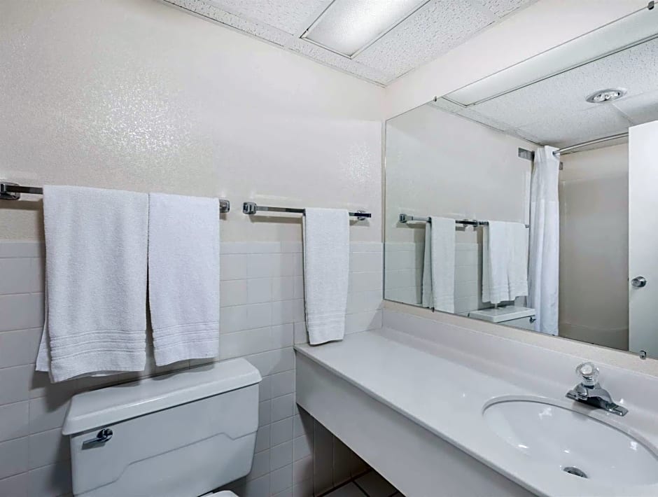 Days Inn by Wyndham Grand Island I-80