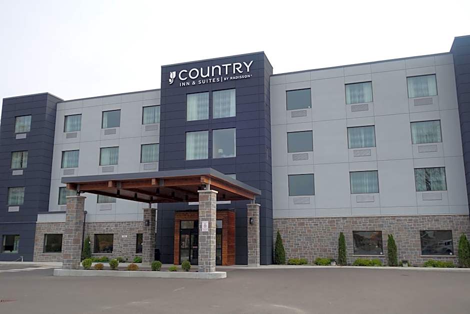 Country Inn & Suites by Radisson, Belleville, ON