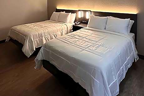 Deluxe Double Room with Two Double Beds and Roll-In Shower - Mobility Accessible/Non-Smoking