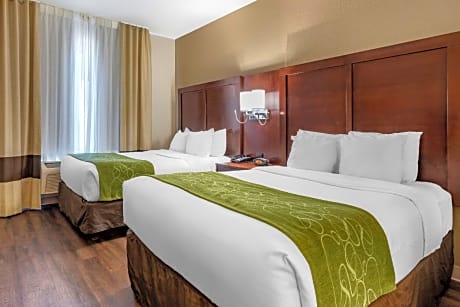 2 Double Beds, Suite, Nonsmoking