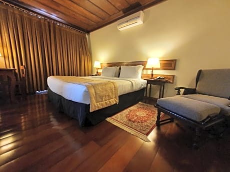 Special Deluxe Double or Twin Room 