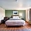 HomeTowne Studios by Red Roof St. Louis - Airport/ N Lindbergh