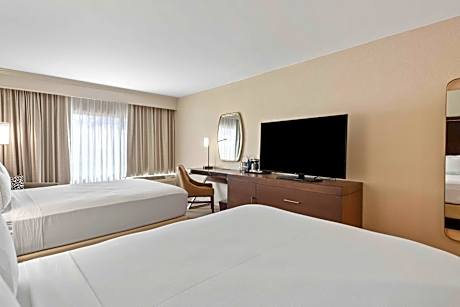 2 Double Beds- Nonsmoking